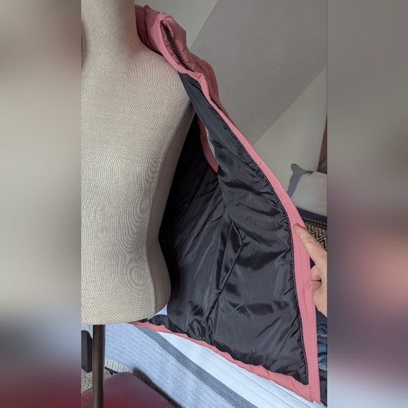 DSG Quilted Vest - Picture 6 of 7